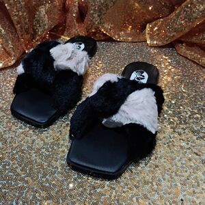 VHNY Knotted Black and Cream Faux Fur Slippers